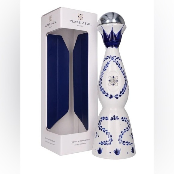 🚨⚠️ SALE! ⬇️ BELOW ⬇️ Clase Azul 750 ml Tequila Bottle - Picture 1 of 8